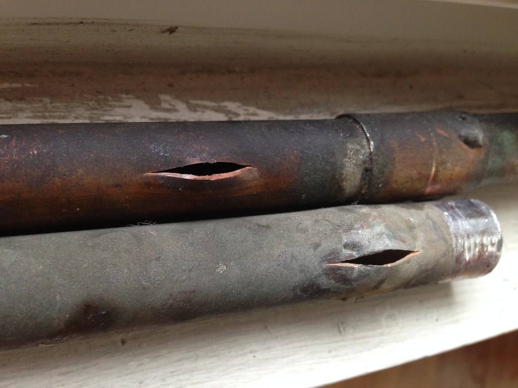 Split copper water pipes that burst, like the supply line failures we see in Gardena, CA 90247